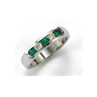 colored-gemstone-fashion-rings-Simsbury-CT-Bill-Selig-Jewelers-DAVCONLY-DBR510EMW-rgb